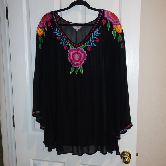 ROJA COLLECTION EMBROIDERED FLORAL BEAUTIFUL TUNIC - Picture 6 of 10